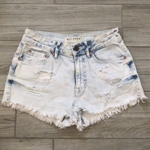 💋Bullhead denim wash shorts.